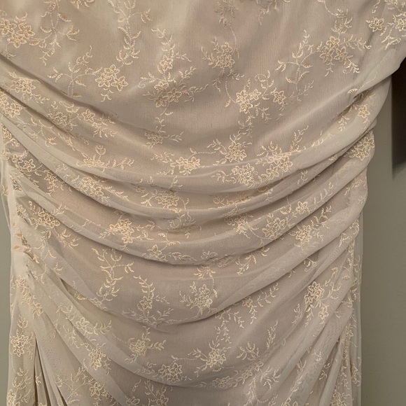 Dress - Picture 3 of 4